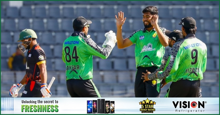 লিগ পর্বের অপরাজিত মেট্রো ফাইনালে অলআউট ৬২ রানে 