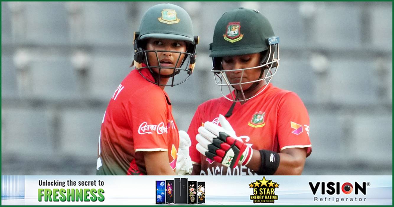 হাড্ডাহাড্ডি লড়াইয়ে বাংলাদেশের '১২' রানের হার