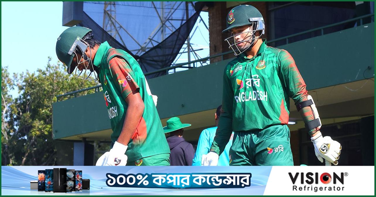 সরাসরি দেখুন : জাওয়াদ-রিফাত-তামিমের বিদায়, চাপে বাংলাদেশ