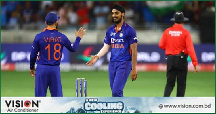দুঃসময়ে কোহলিকে পাশে পাচ্ছেন আরশদীপ 